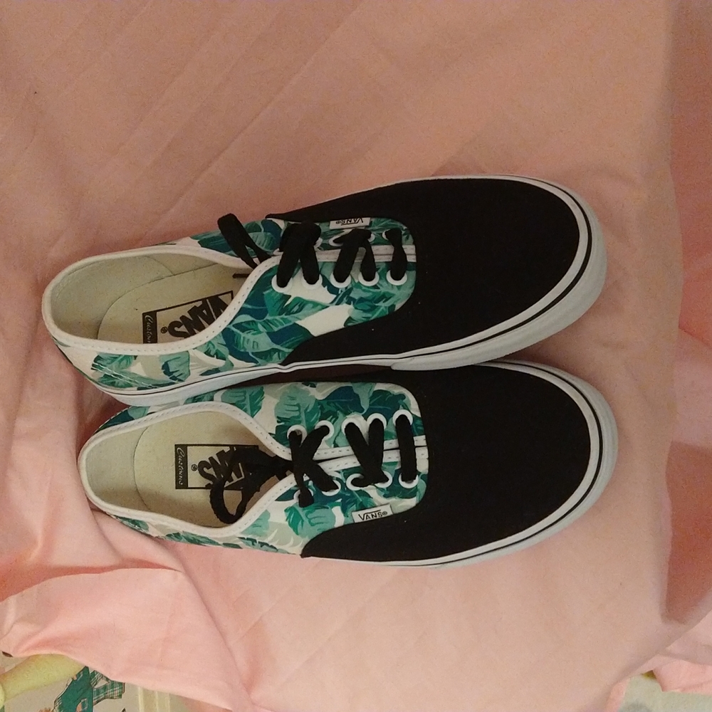 Vans green and black print sneakers Sz 10.5 👟